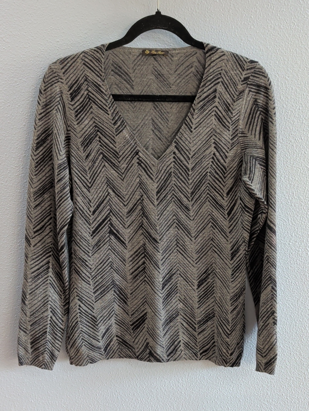 Loro Piana Cashmere Women's V-Neck Chevron Knit Sweater in Navy and Gray